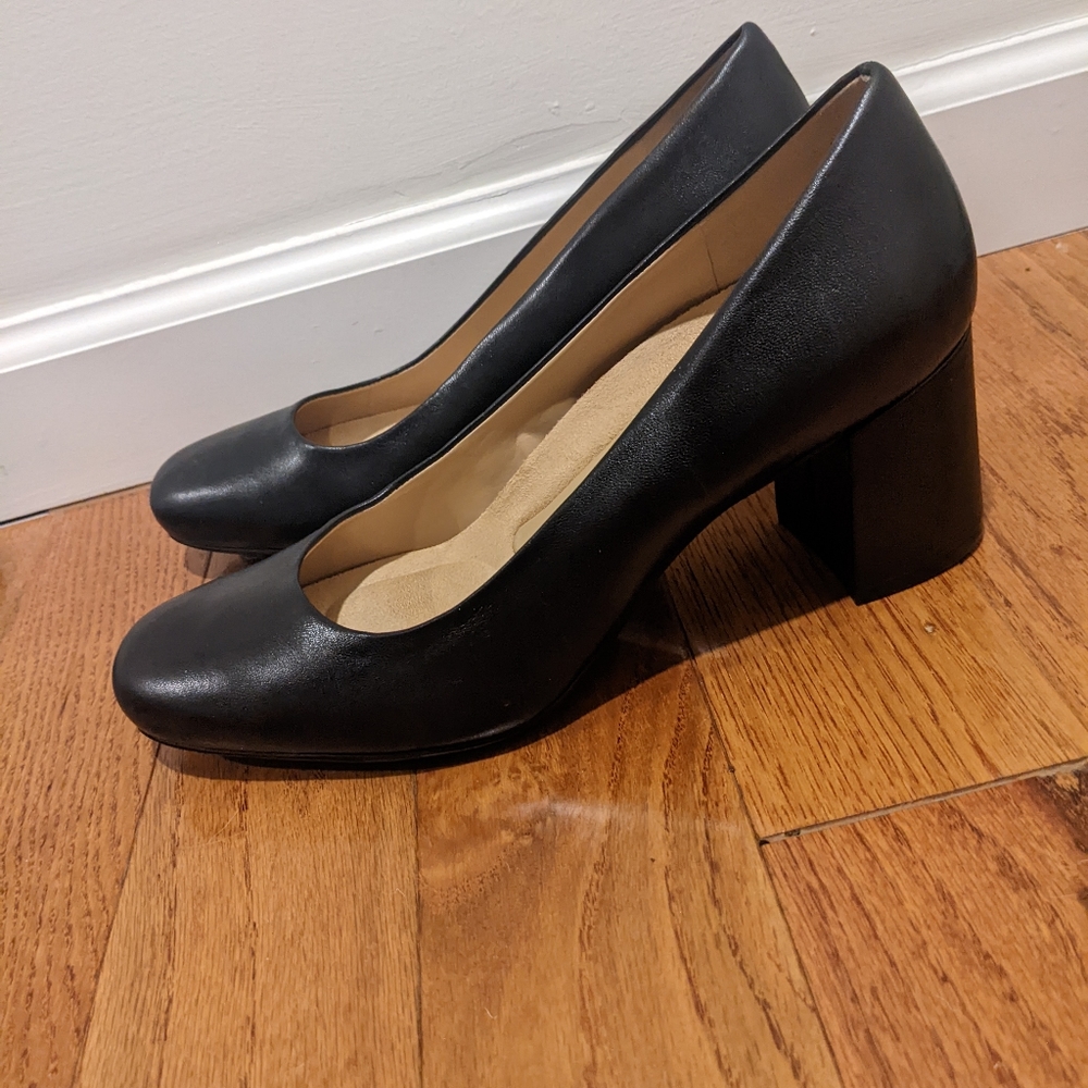 Naturalizer 10 shoe